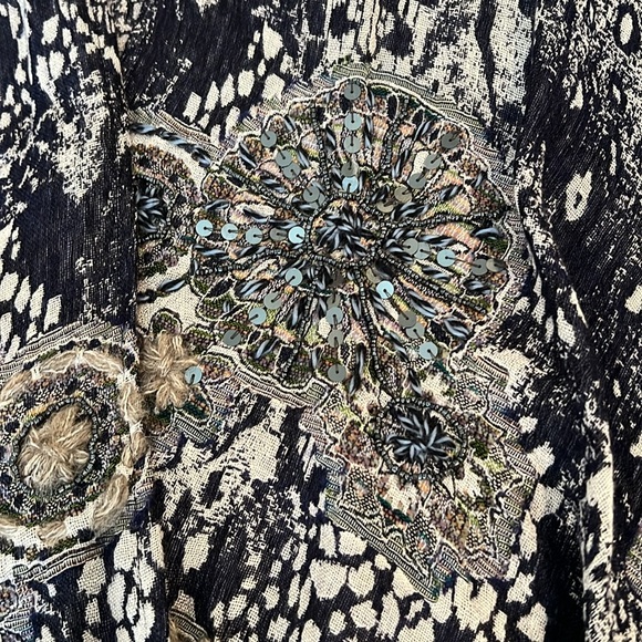 Top - Picture 7 of 8